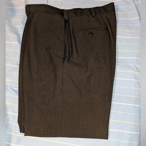 Free Gift! 🎁 Donating soon! Haggar Men's Brown Classic Fit Dress Pants Waist 38